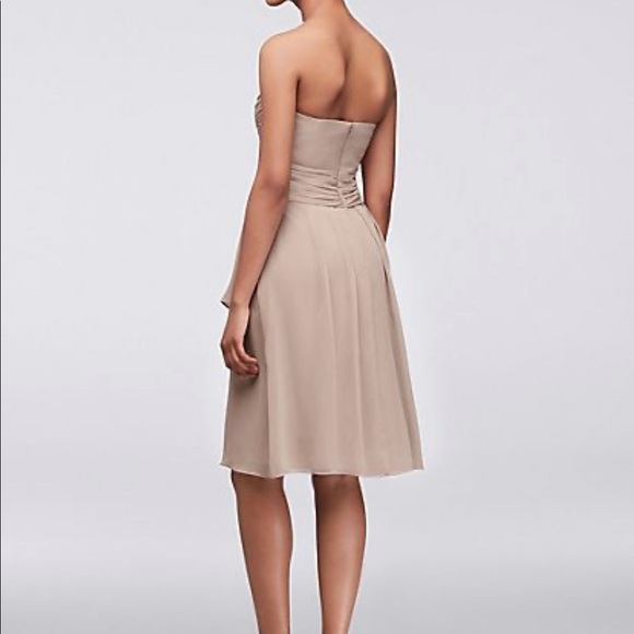 Short crinkle chiffon dress with front cascade - Picture 2 of 9